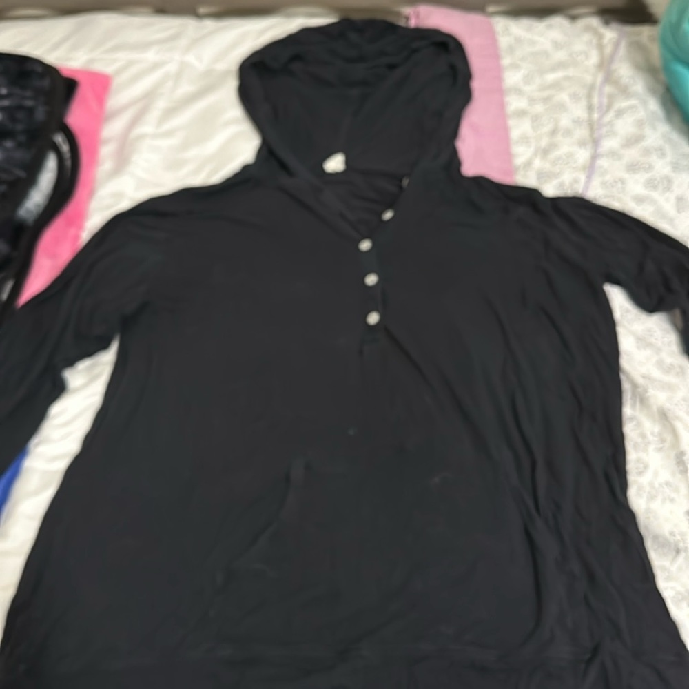Hooded shirt